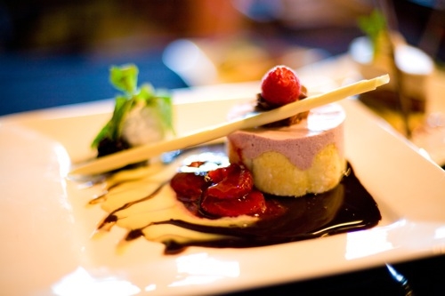 Chef’s Market Mini Cake with Chocolate and Strawberry Dessert