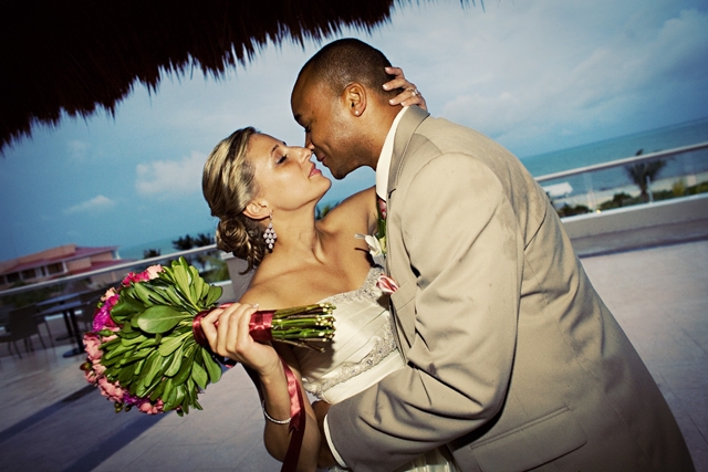 Destination Mexico Wedding Photographer Kristyn Hogan Kiss Bouquet
