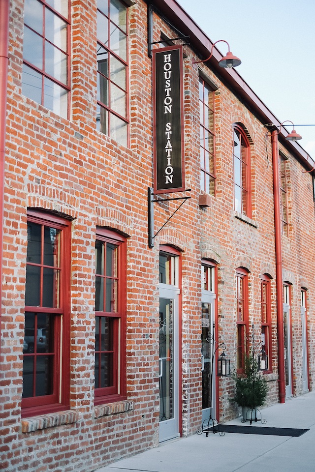 joshua gull photography, houston station wedding, campsite, ivey cake, genys flowers