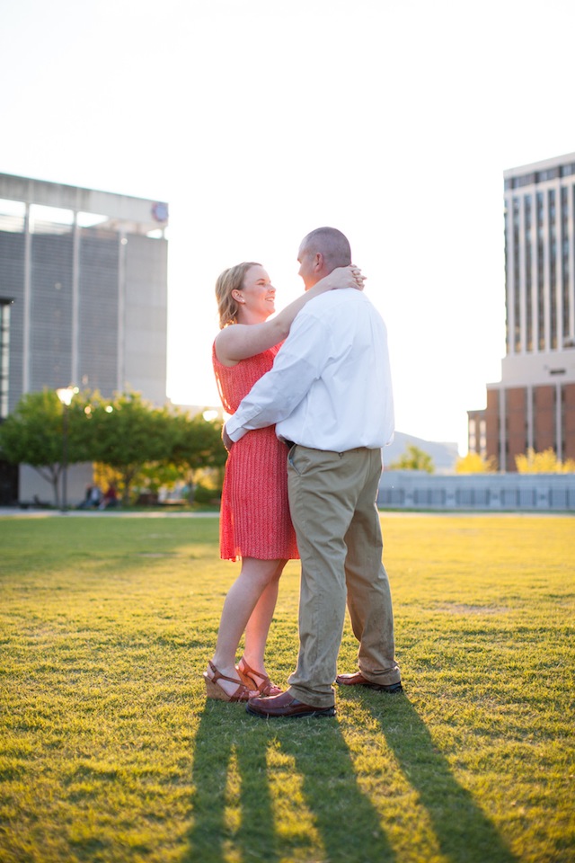 downtown engagement photos nashville by donald yeager