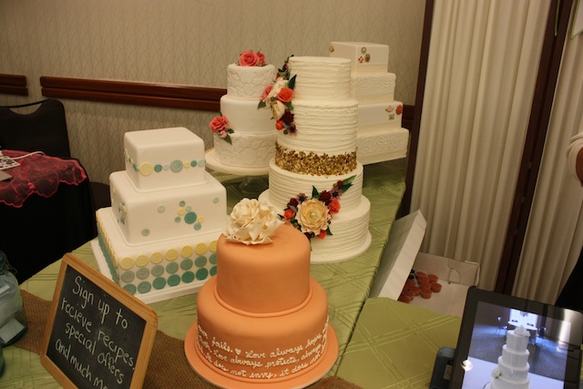 cupcake bar nashville wedding, top cake designer east nashville, hot new wedding cakes nashville