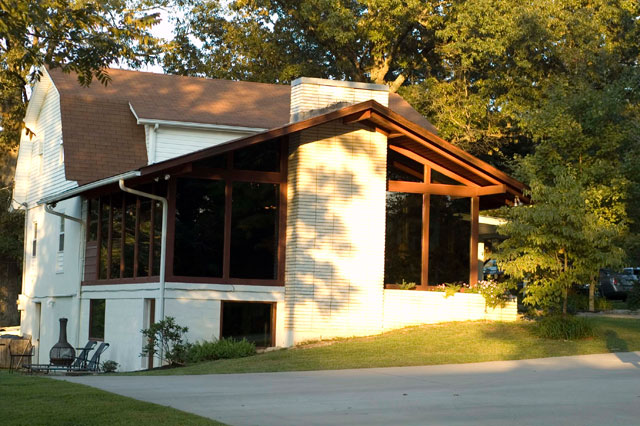 Cajun-Lake-tennessee-wedding-venue-guest-house