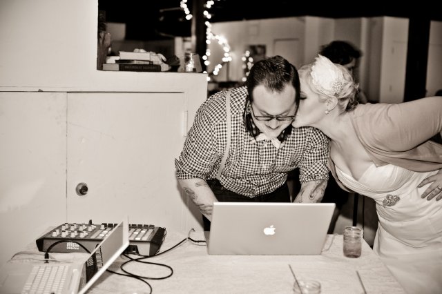 nashville wedding, cupcakes, american, vintage, DIY, reception, groom DJ