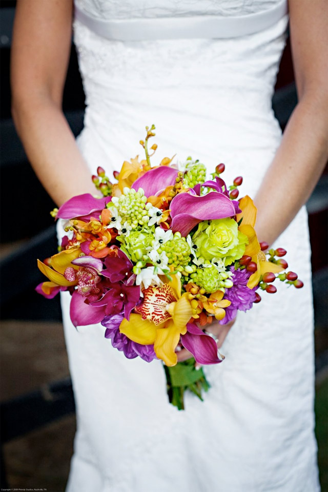 Phindy-studios-Nashville-modern-purple-wedding-flowers