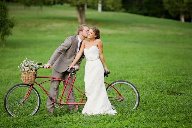 cedarwood, wedding, nashville, vendors, outdoor, rustic, bride, groom, bike