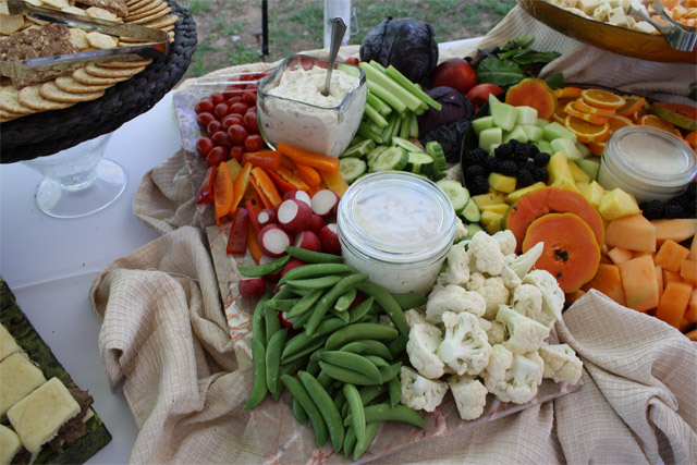 Nashville-donating-wedding-catering-food