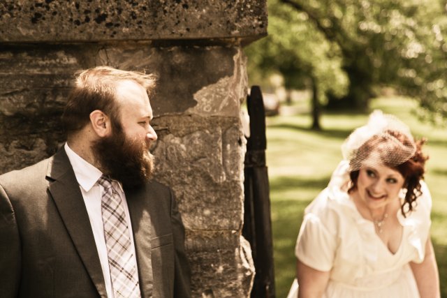 downtown-nashville-wedding-first-look-stone-wall