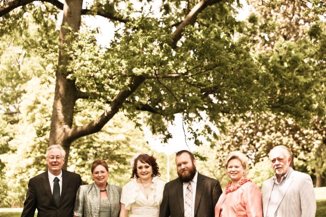 downtown-wedding-nashville-family-bride-groom