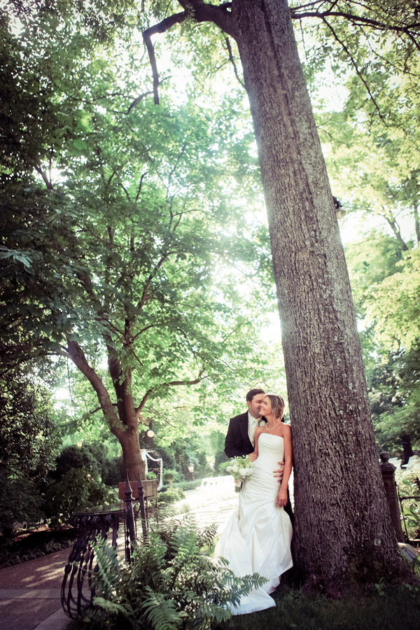 Nashville-wedding-portrait-location-bridal-photography-session-venue-Riverwood-Mansion