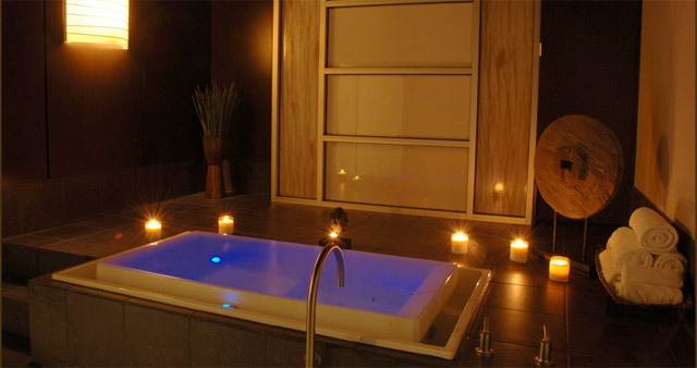 Bridesmaid-activities-bridal-party-group-spa-day-Escape-massage-manicure-pedicure-pampering