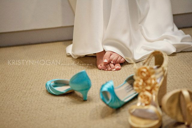 Kristyn-Hogan-Lifestyle-Wedding-photographer-loveless-cafe-barn-reception-country-wedding-turqoise-and-yellow