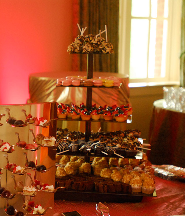 Liberty-party-rental-cupcake-stand