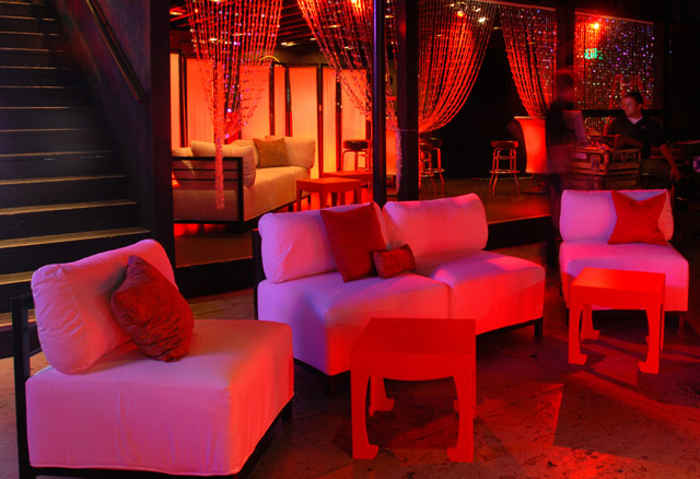 Liberty-Party-Rental-Nashville-wedding-decor-furniture-couch-lounge-seating-banquette-axis