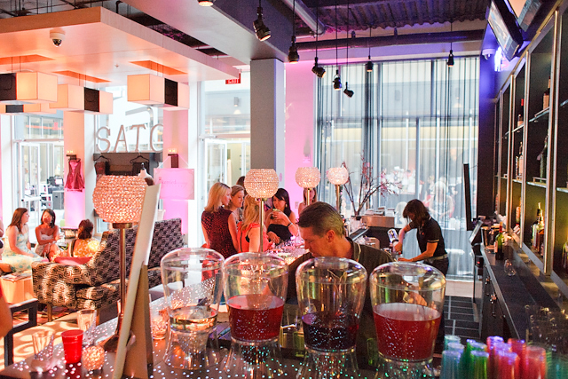 SATC2-Party-Decor-Lighting-Aloft-lounge-party