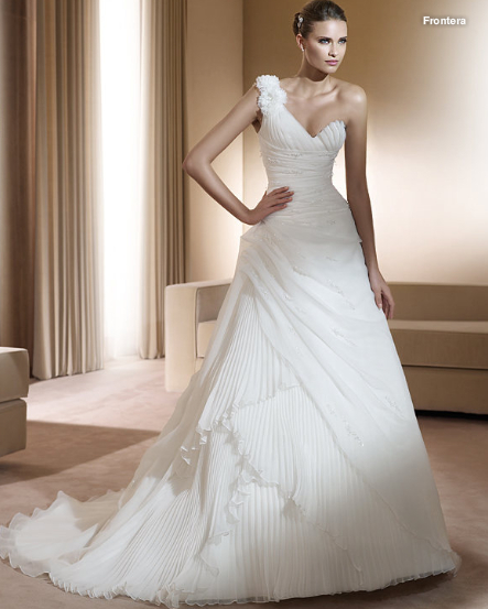 White-Room-Nashville-bridal-pronovias