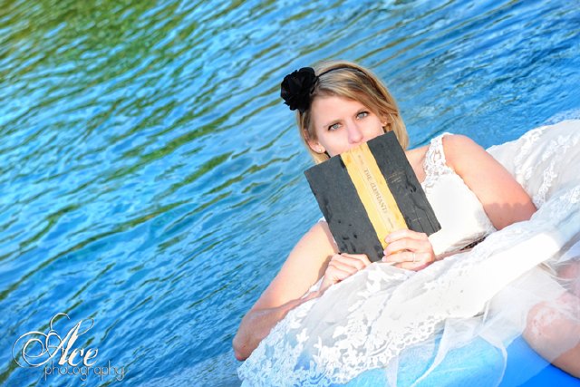 ace photography, nashville zoo, trash the dress, downtown, float