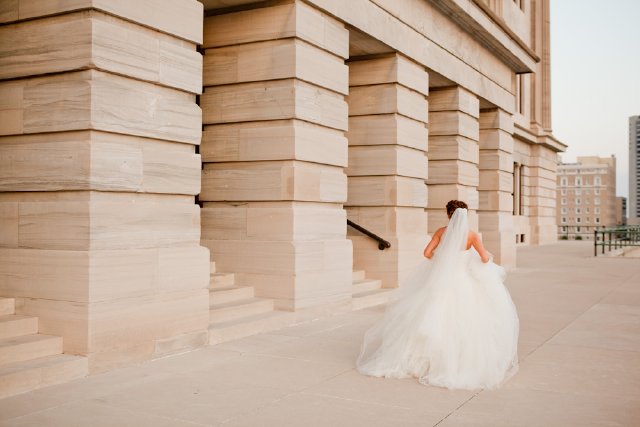 bride running, nashville, downtown, wedding, modern architecture, outdoor