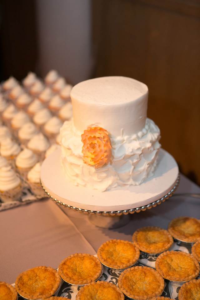 homestyle wedding cake nashville, war memorial wedding reception