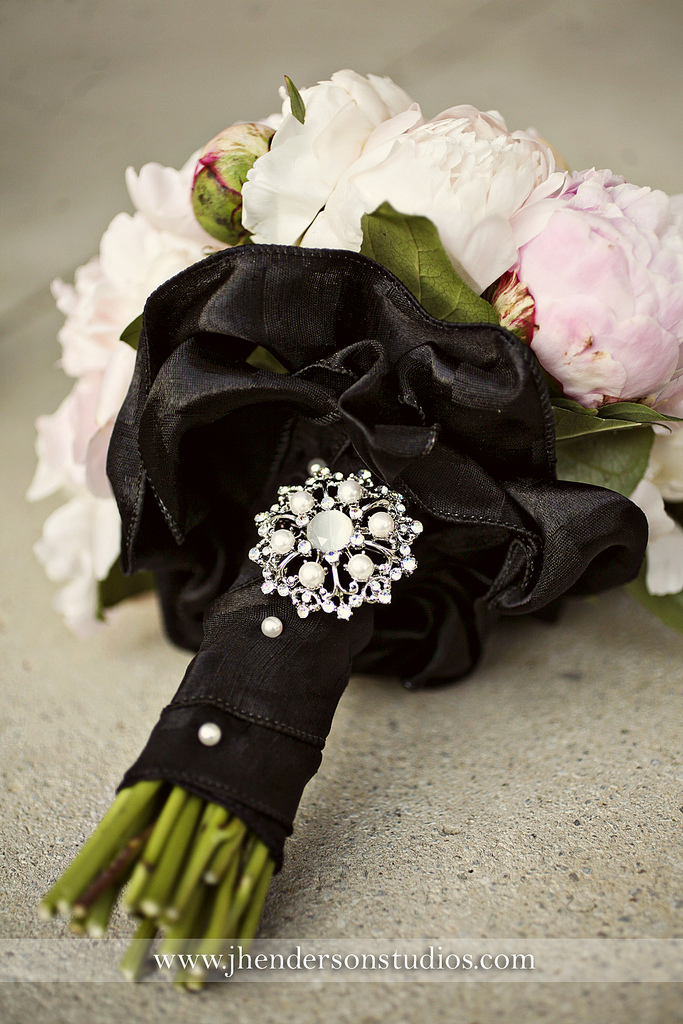 jHenderson-wedding-photography-enchanted-florist-bouquet